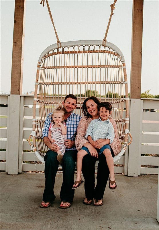 Wesley & Meredith King and children Colby and Sadie